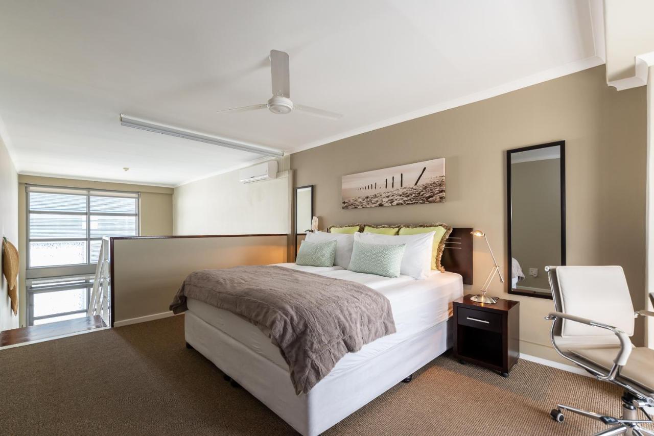 Stylish De Waterkant Loft With Pool, Parking And Table Mtn Views Appartement *