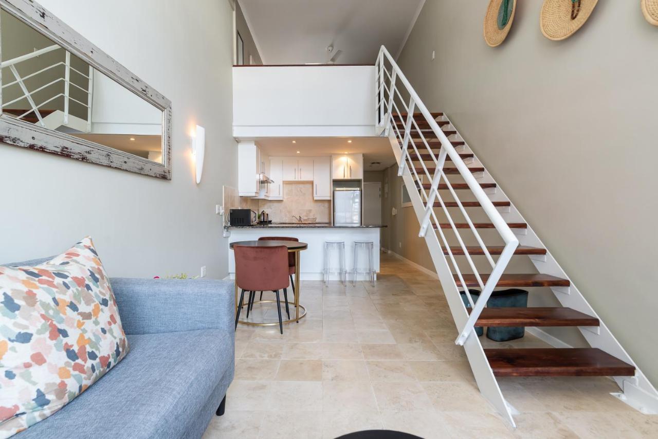 Stylish De Waterkant Loft With Pool, Parking And Table Mtn Views