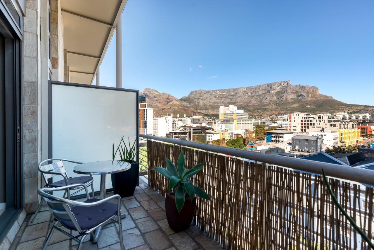Stylish De Waterkant Loft With Pool, Parking And Table Mtn Views Apartamento Cidade Do Cabo